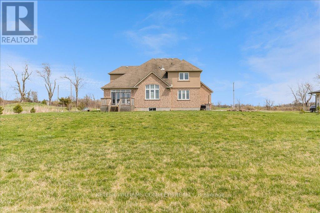 270 Farr Street, Pelham (Fenwick), Ontario  L0S 1C0 - Photo 43 - X12108462