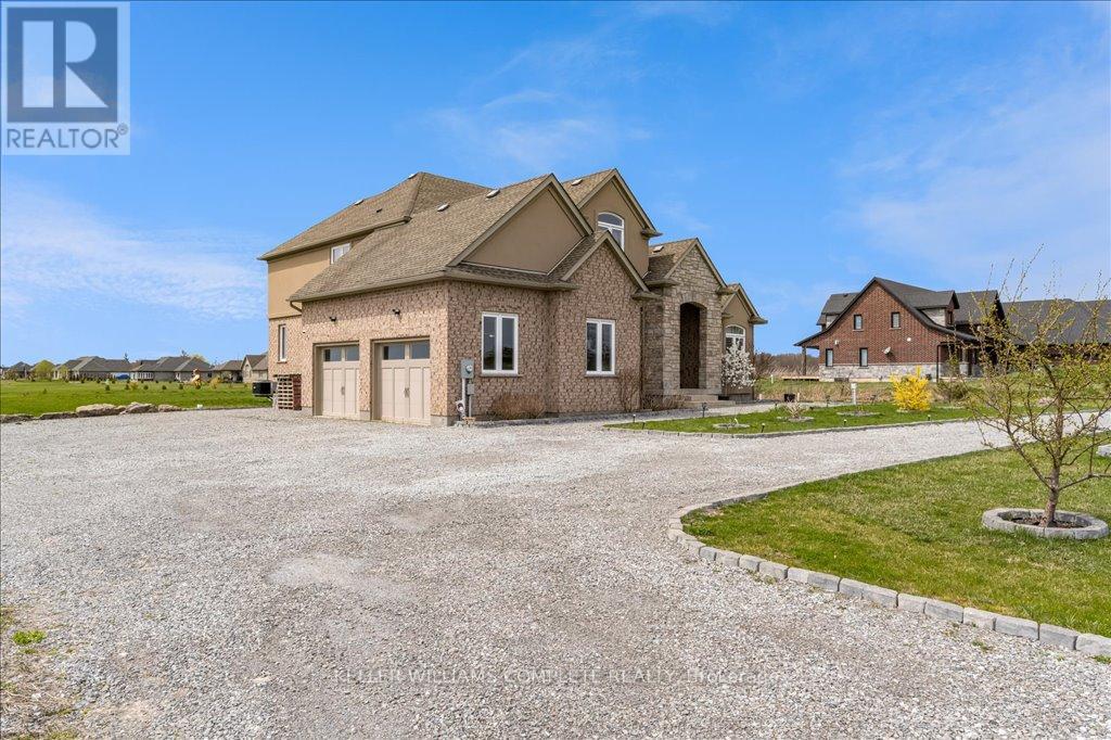 270 Farr Street, Pelham (Fenwick), Ontario  L0S 1C0 - Photo 5 - X12108462