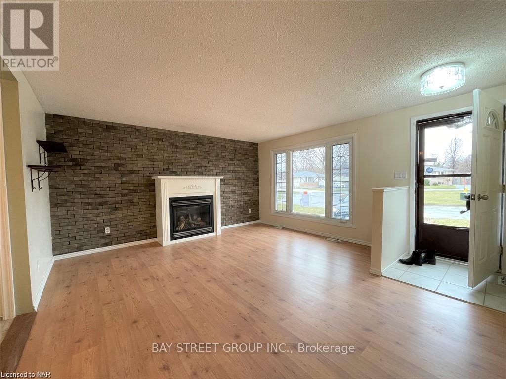 Upper - 75 Bula Drive, St. Catharines (Lakeport), Ontario  L2N 6R7 - Photo 2 - X12108587