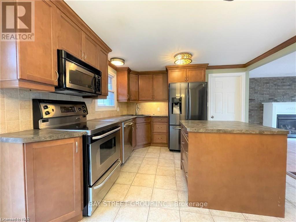 Upper - 75 Bula Drive, St. Catharines (Lakeport), Ontario  L2N 6R7 - Photo 4 - X12108587