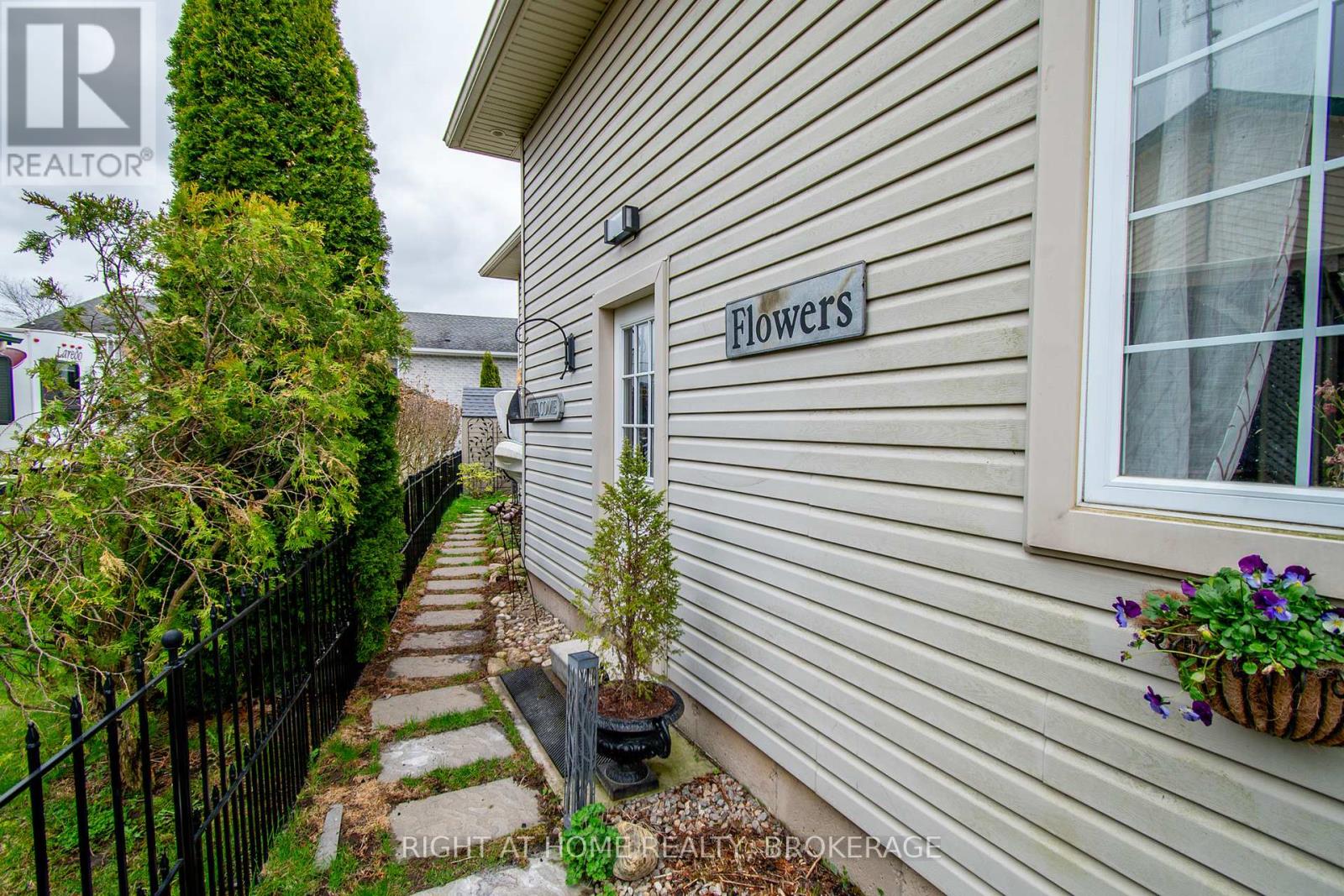 152 Kingsway Street, Welland (Dain City), Ontario  L3B 3N9 - Photo 20 - X12108630