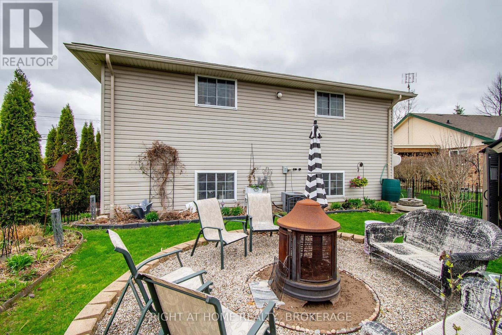 152 Kingsway Street, Welland (Dain City), Ontario  L3B 3N9 - Photo 26 - X12108630