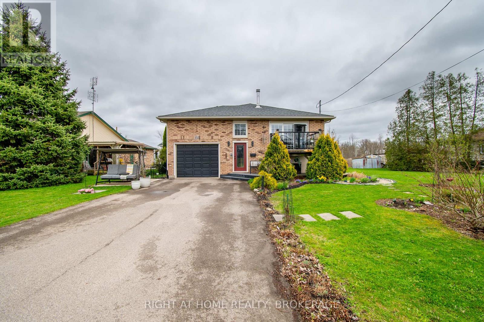 152 Kingsway Street, Welland (Dain City), Ontario  L3B 3N9 - Photo 27 - X12108630