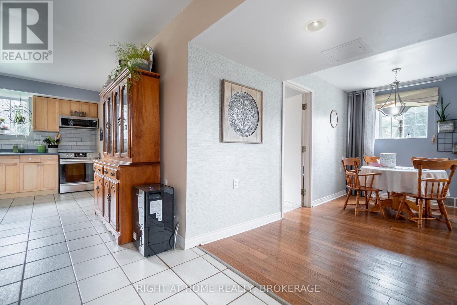 152 Kingsway Street, Welland (Dain City), Ontario  L3B 3N9 - Photo 34 - X12108630