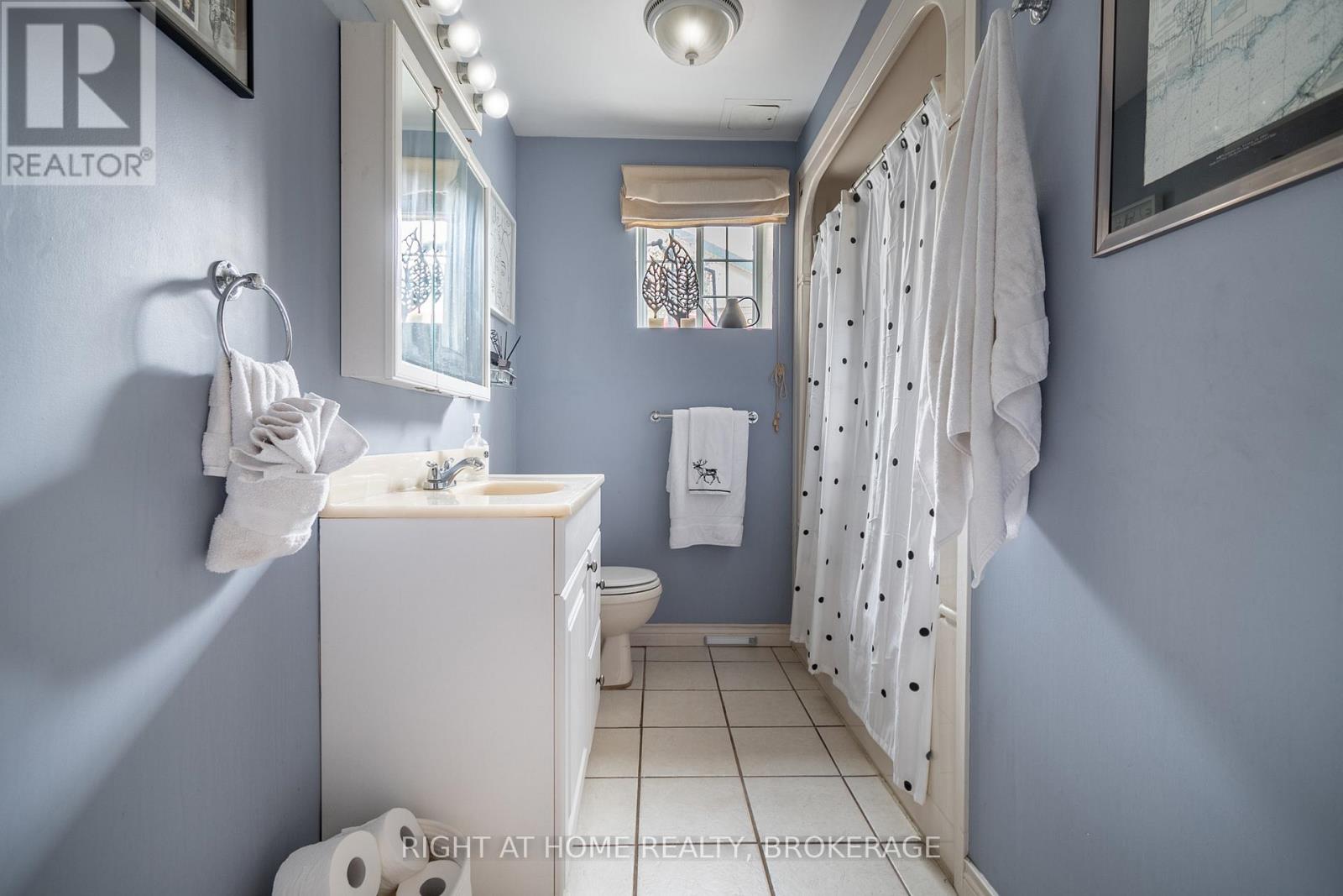 152 Kingsway Street, Welland (Dain City), Ontario  L3B 3N9 - Photo 35 - X12108630