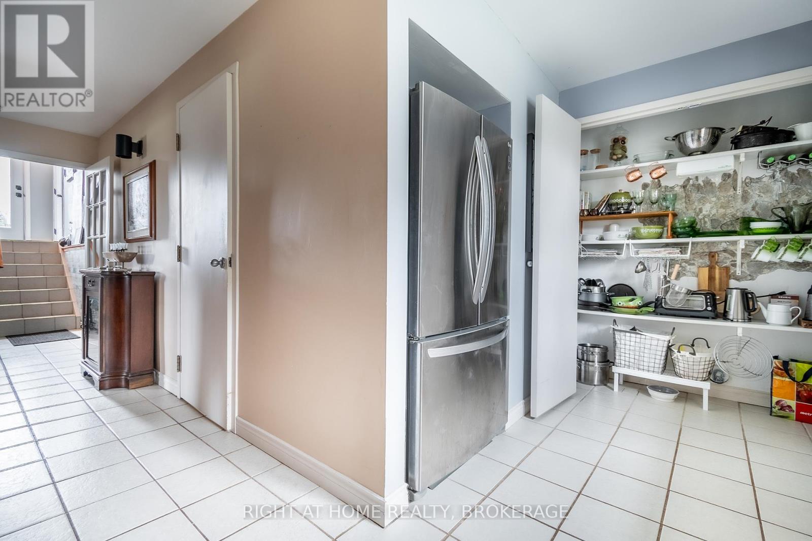152 Kingsway Street, Welland (Dain City), Ontario  L3B 3N9 - Photo 38 - X12108630