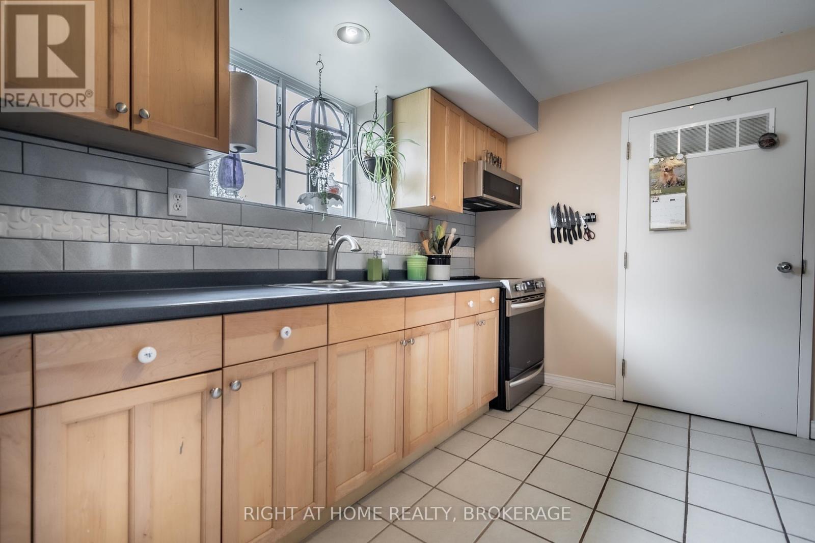 152 Kingsway Street, Welland (Dain City), Ontario  L3B 3N9 - Photo 40 - X12108630