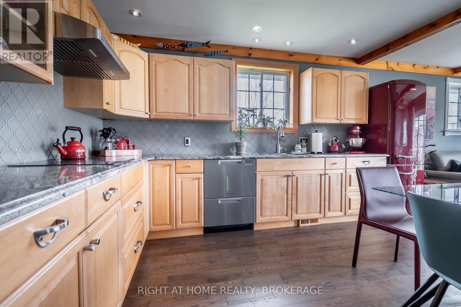 152 Kingsway Street, Welland (Dain City), Ontario  L3B 3N9 - Photo 48 - X12108630