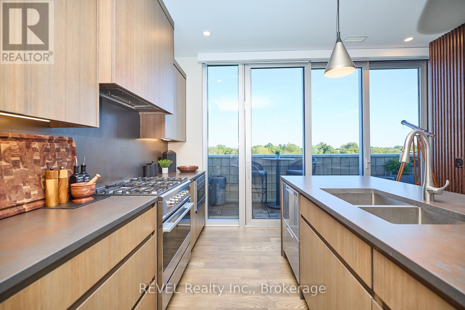 604 - 57 Lakeport Road, St. Catharines (Port Dalhousie), Ontario  L2N 4P6 - Photo 4 - X12109470