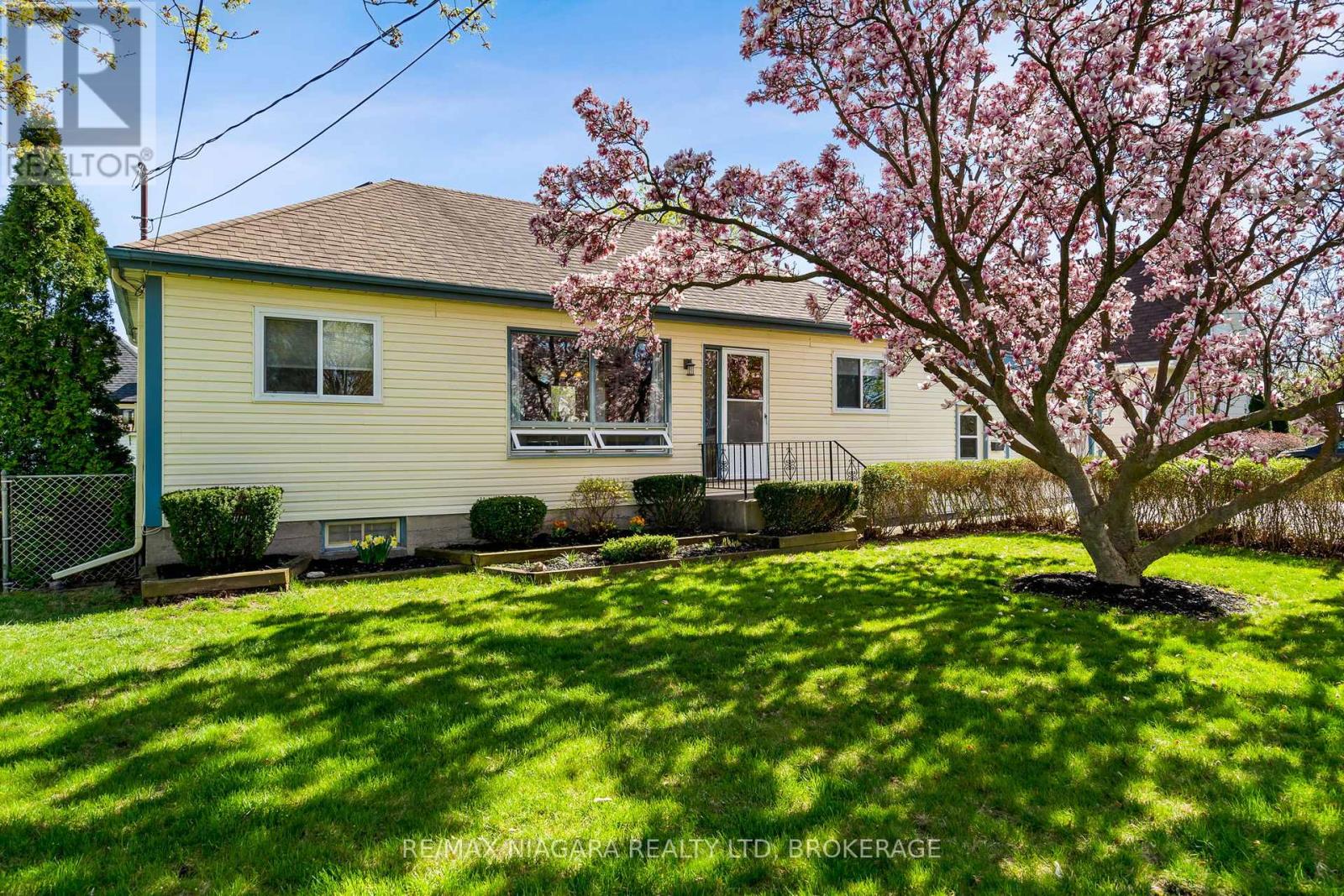 74 LINCOLN AVENUE, st. catharines (oakdale), Ontario