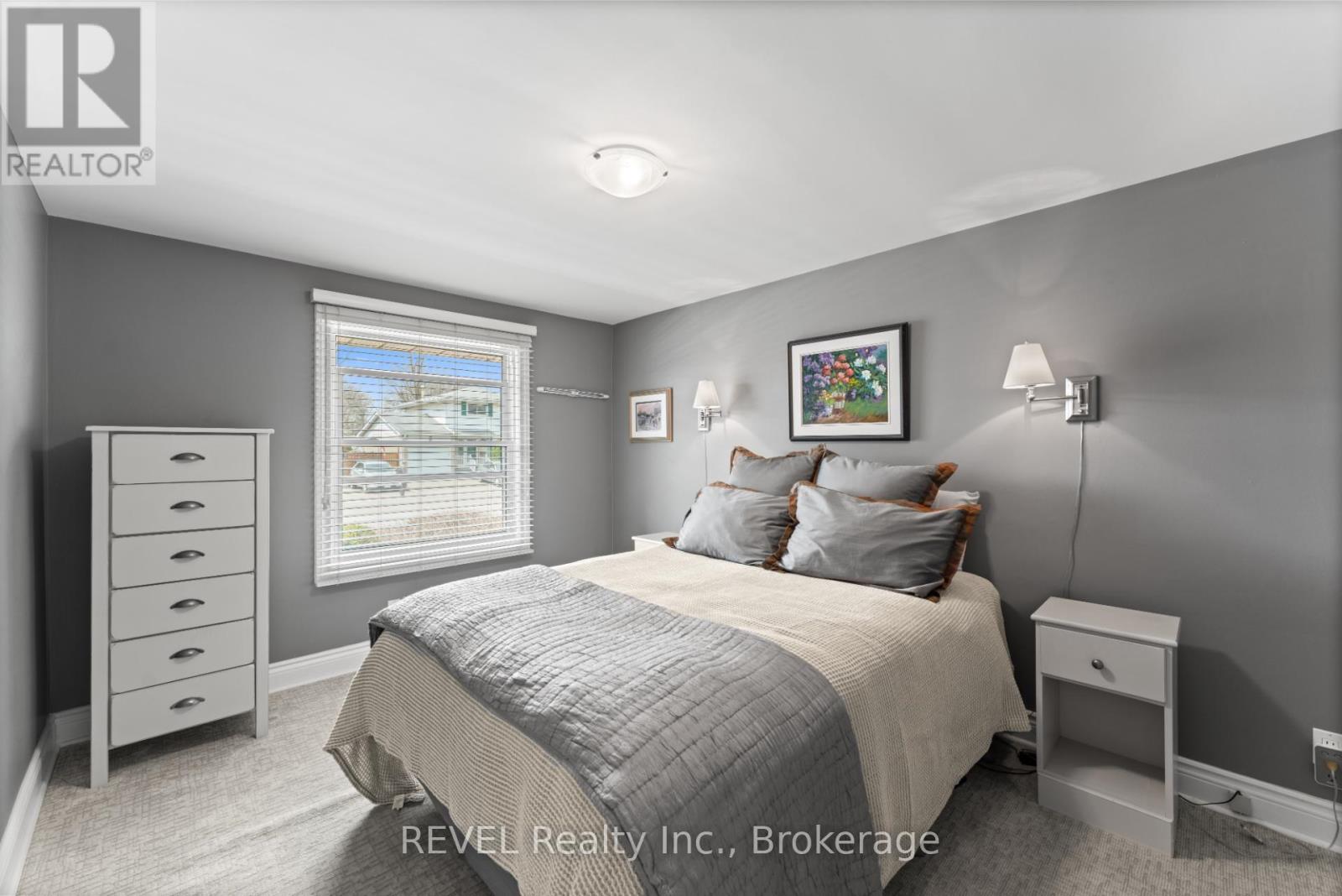 637 Thornwood Avenue, Burlington (Roseland), Ontario  L7N 3B9 - Photo 16 - W12110269