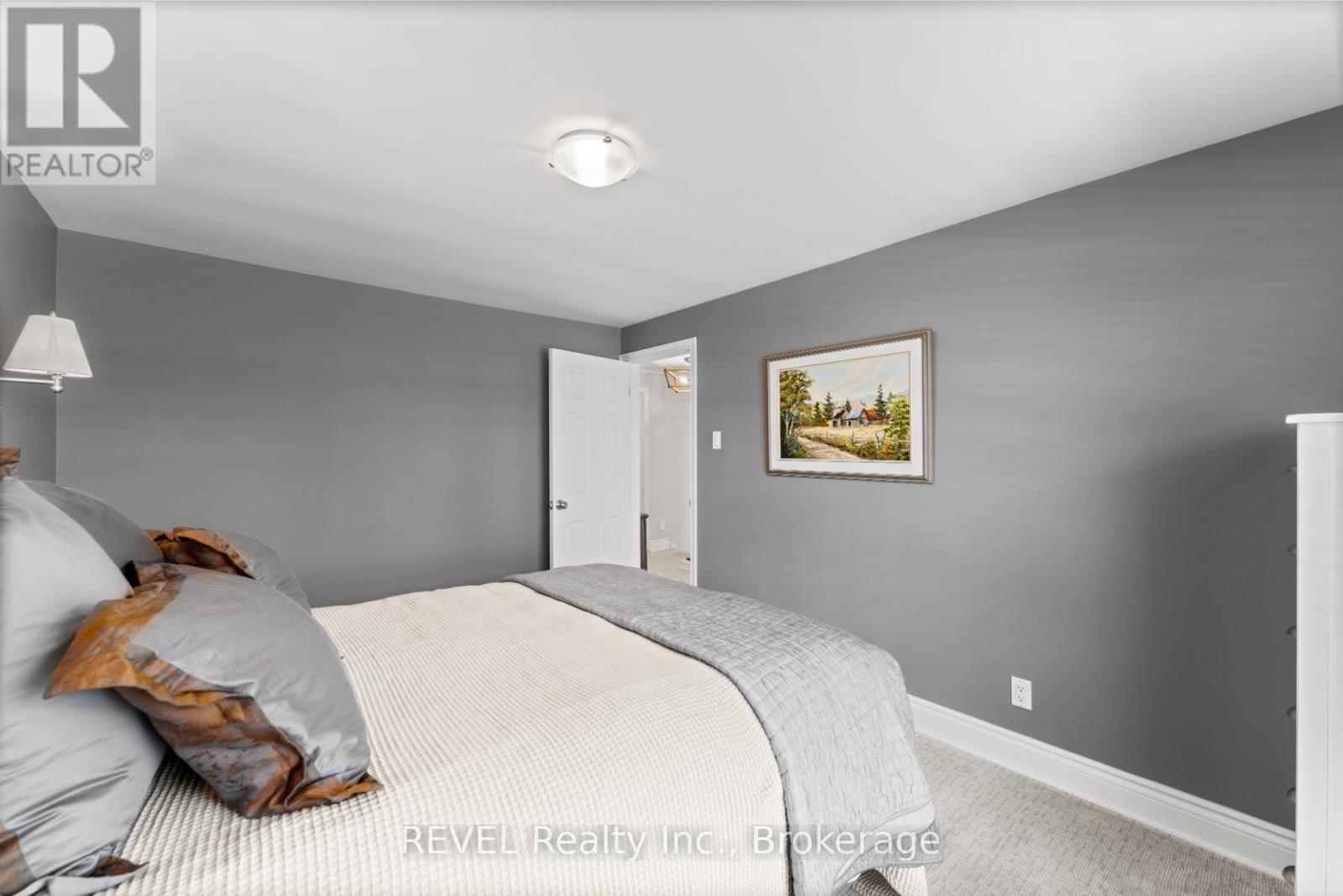 637 Thornwood Avenue, Burlington (Roseland), Ontario  L7N 3B9 - Photo 17 - W12110269