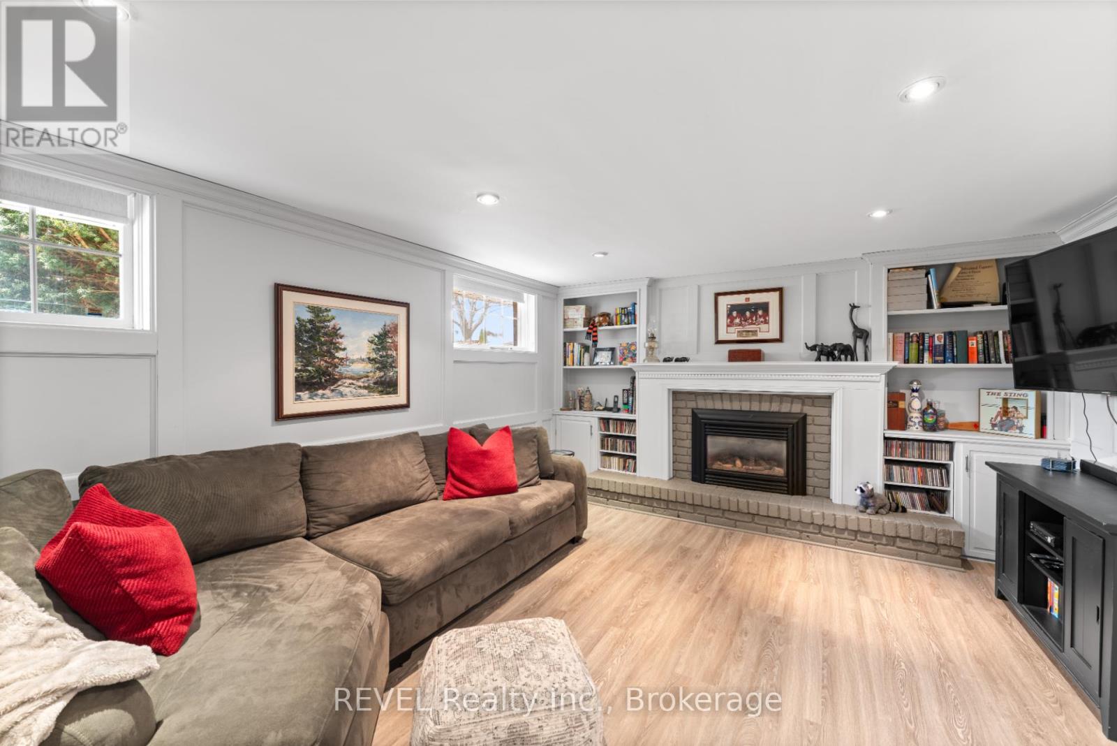 637 Thornwood Avenue, Burlington (Roseland), Ontario  L7N 3B9 - Photo 21 - W12110269
