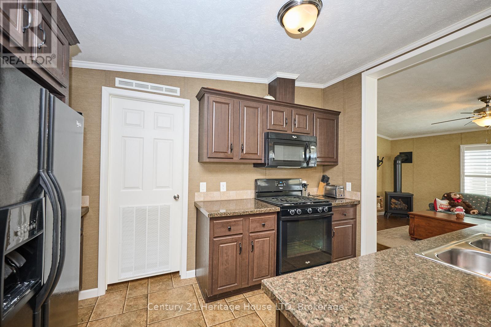 242 - 3033 Townline Road, Fort Erie (Black Creek), Ontario  L0S 1S1 - Photo 10 - X12110170
