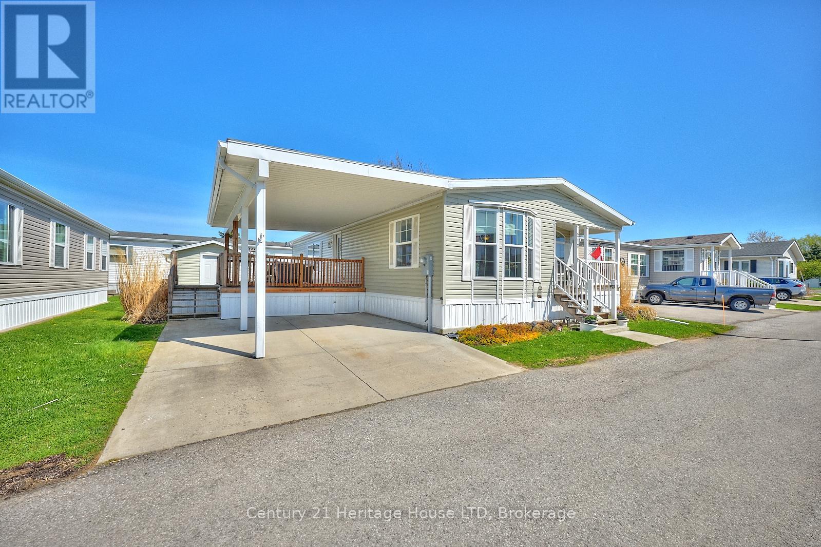 242 - 3033 Townline Road, Fort Erie (Black Creek), Ontario  L0S 1S1 - Photo 2 - X12110170