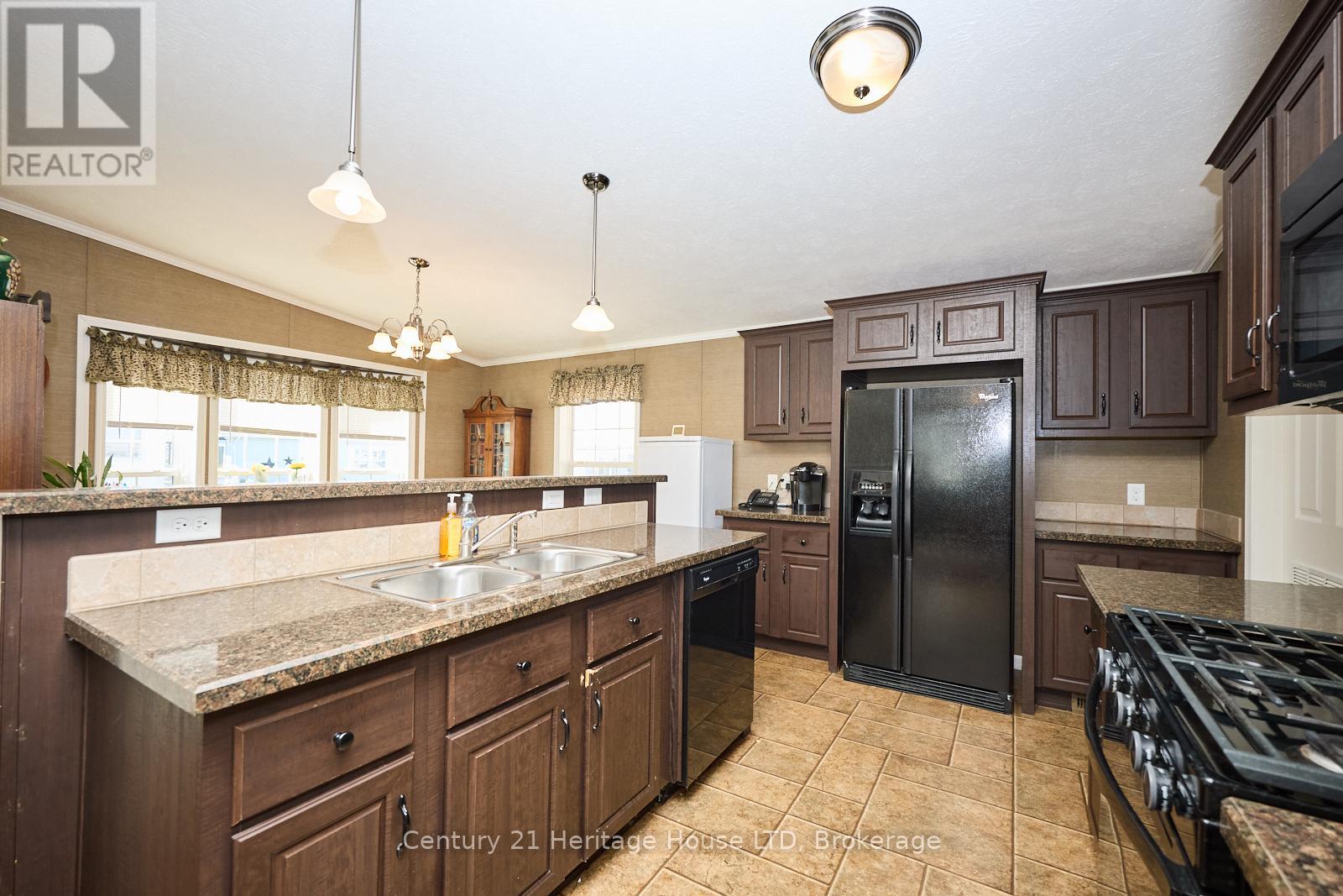 242 - 3033 Townline Road, Fort Erie (Black Creek), Ontario  L0S 1S1 - Photo 8 - X12110170