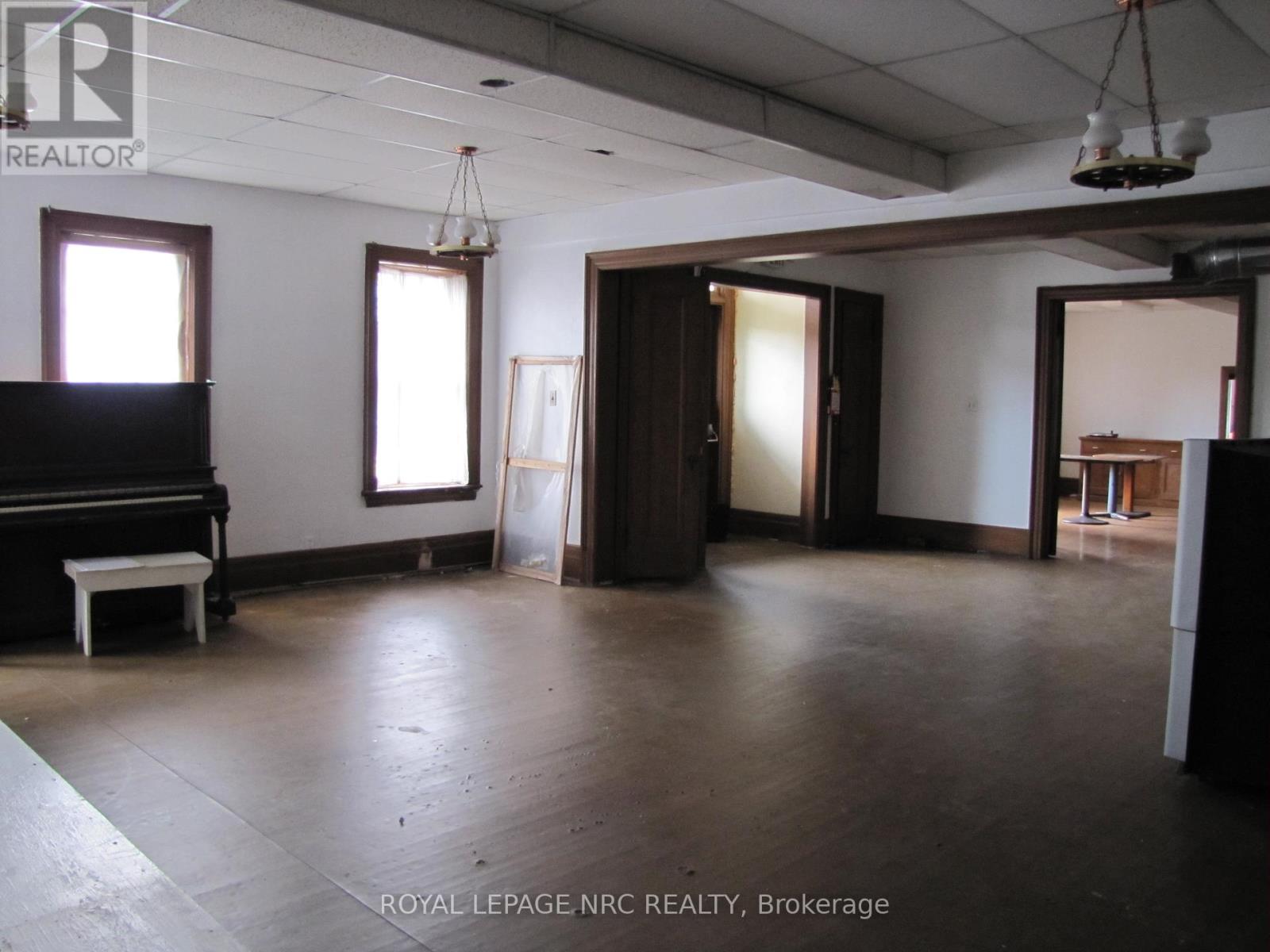 189 Davis Street, Port Colborne (East Village), Ontario  L3K 1Z2 - Photo 13 - X12110828