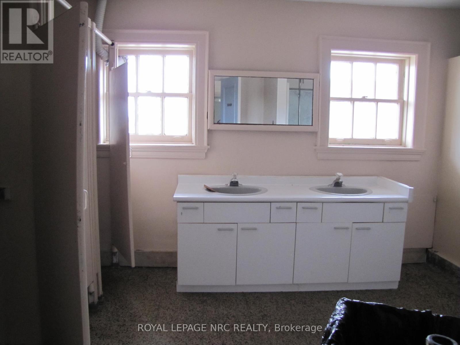 189 Davis Street, Port Colborne (East Village), Ontario  L3K 1Z2 - Photo 27 - X12110828