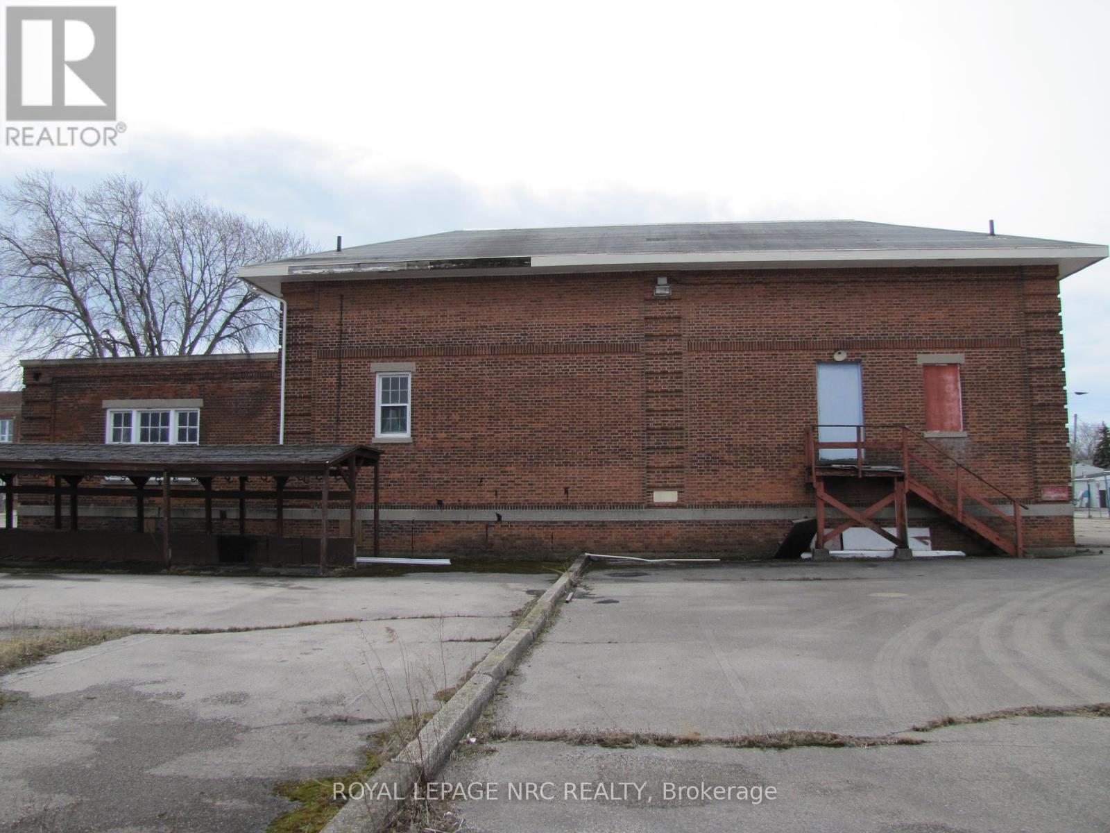 189 Davis Street, Port Colborne (East Village), Ontario  L3K 1Z2 - Photo 3 - X12110828