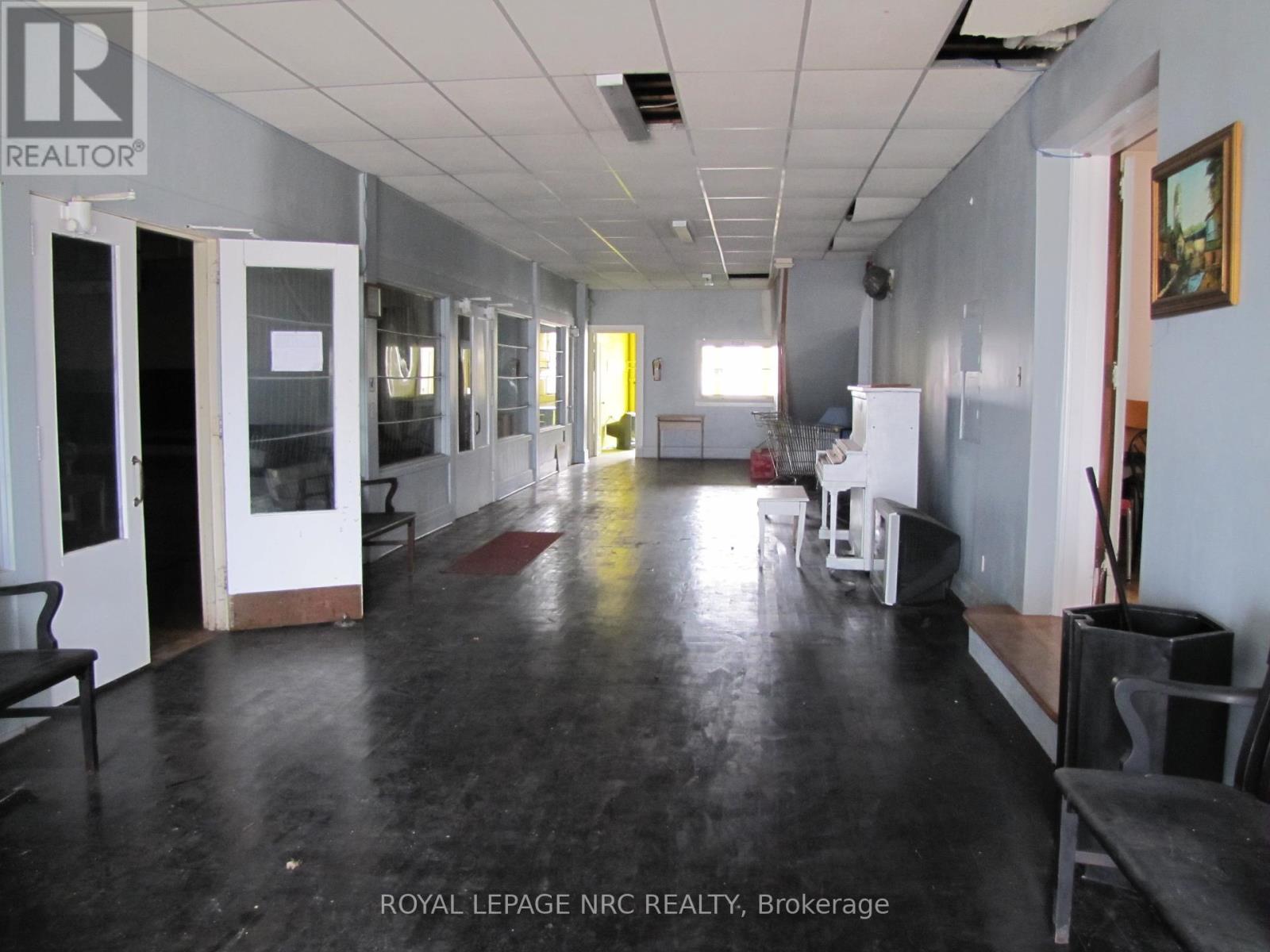 189 Davis Street, Port Colborne (East Village), Ontario  L3K 1Z2 - Photo 6 - X12110828