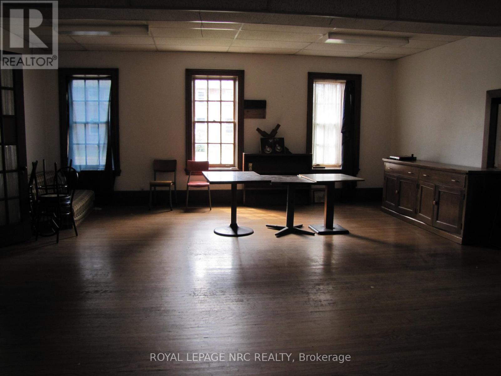 189 Davis Street, Port Colborne (East Village), Ontario  L3K 1Z2 - Photo 8 - X12110828