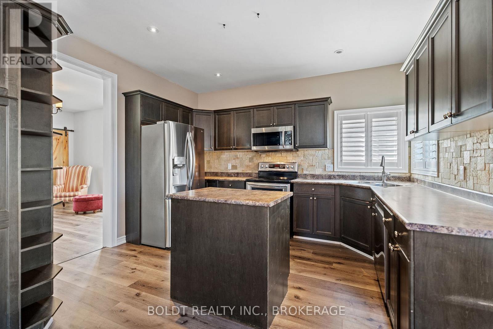 8114 Windsong Drive, Niagara Falls (Ascot), Ontario  L2H 3M4 - Photo 14 - X12111600