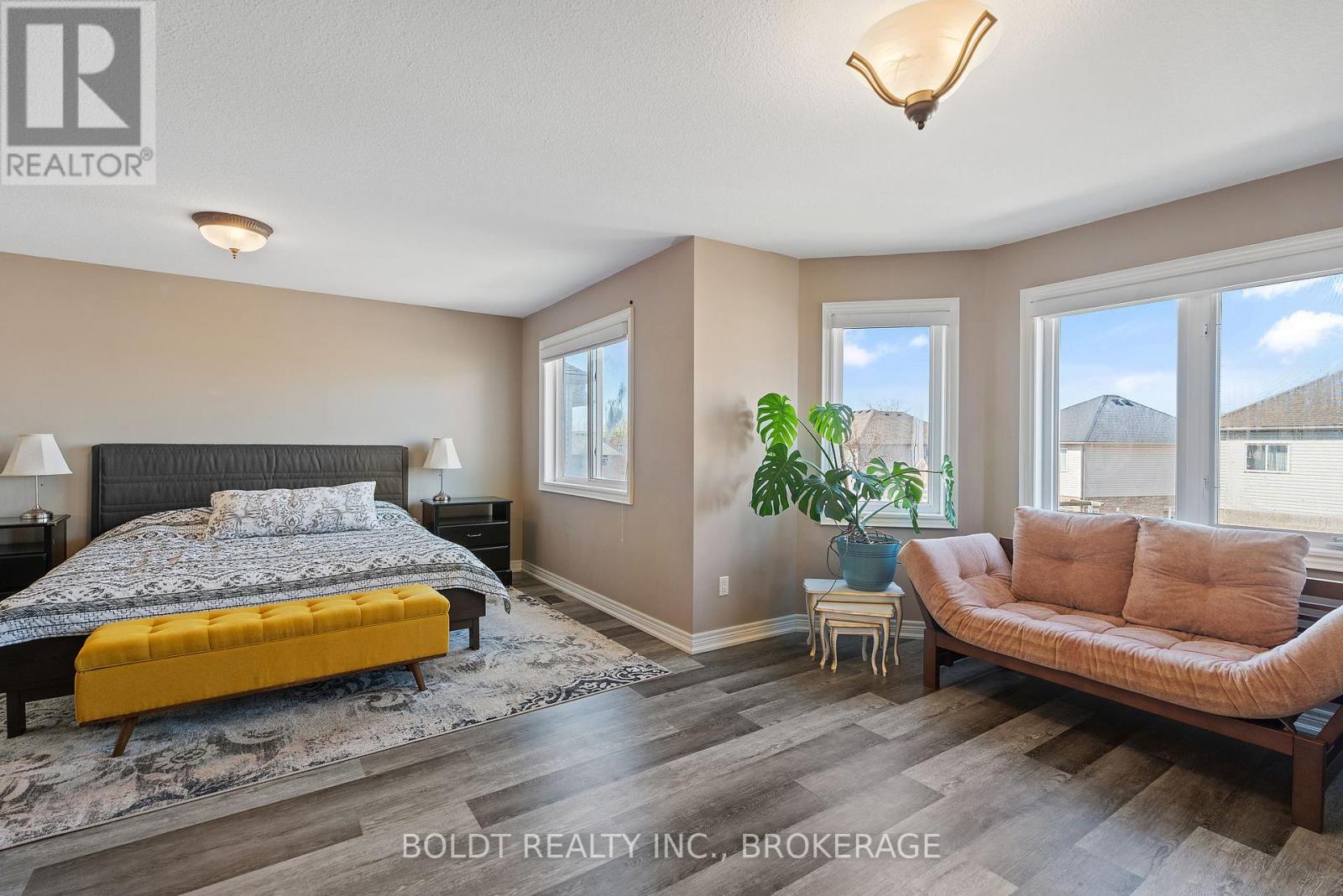 8114 Windsong Drive, Niagara Falls (Ascot), Ontario  L2H 3M4 - Photo 21 - X12111600