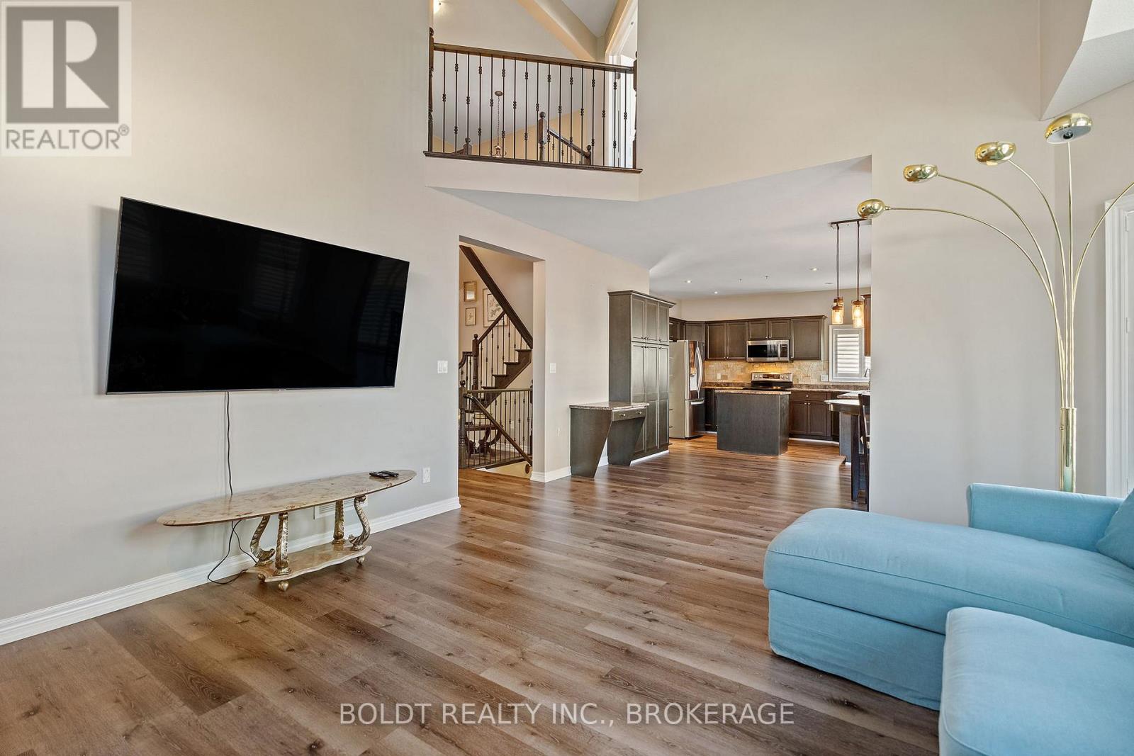 8114 Windsong Drive, Niagara Falls (Ascot), Ontario  L2H 3M4 - Photo 6 - X12111600