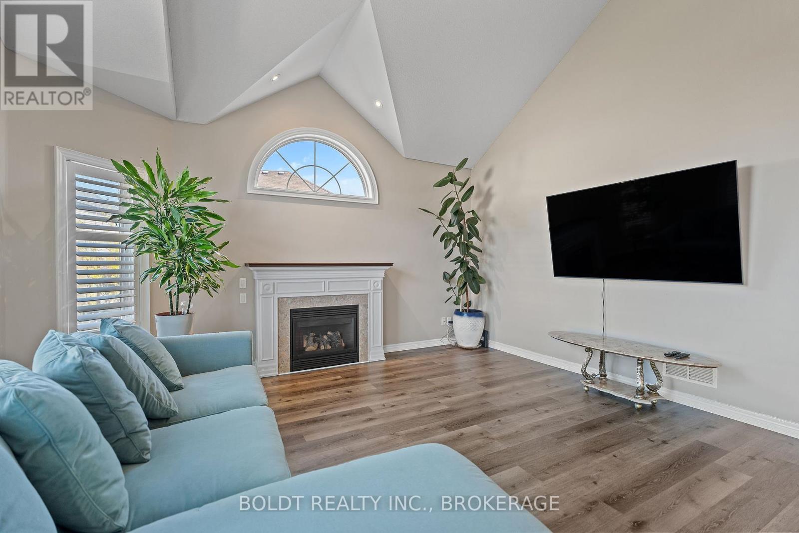 8114 Windsong Drive, Niagara Falls (Ascot), Ontario  L2H 3M4 - Photo 8 - X12111600