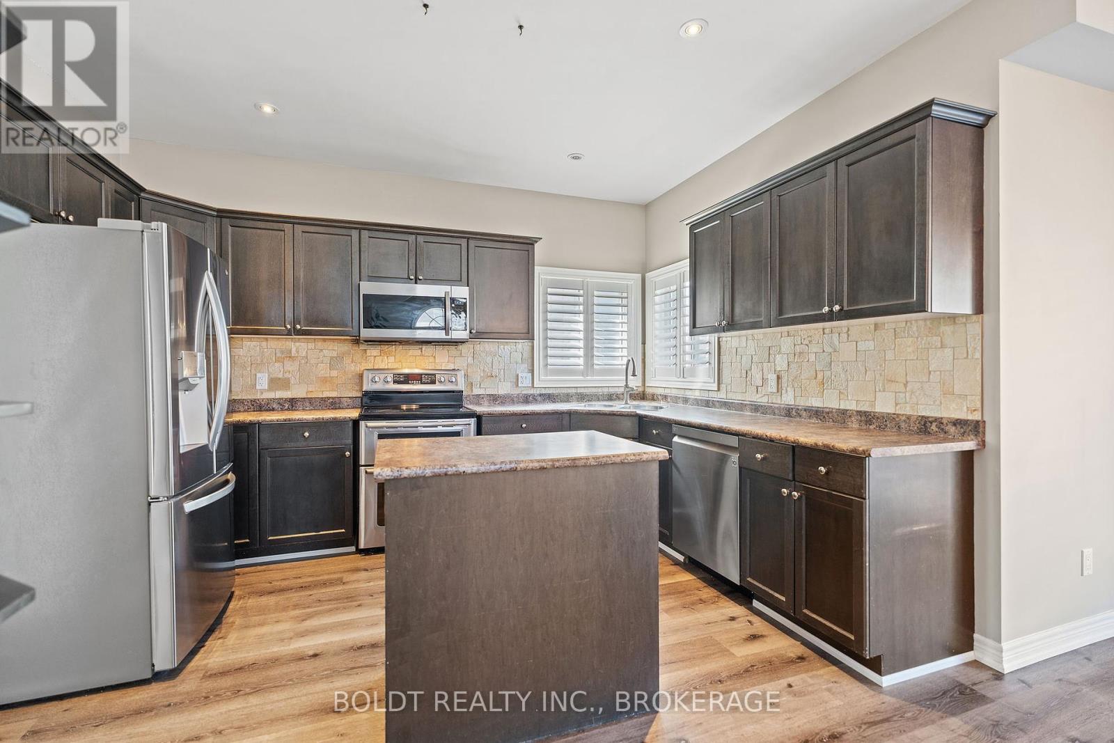 8114 Windsong Drive, Niagara Falls (Ascot), Ontario  L2H 3M4 - Photo 9 - X12111600