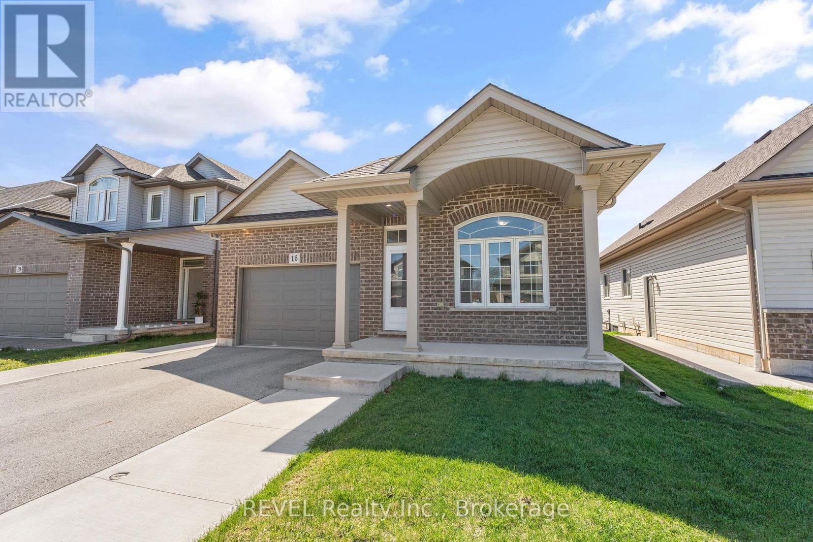 15 BERKSHIRE DRIVE, st. catharines (carlton/bunting), Ontario