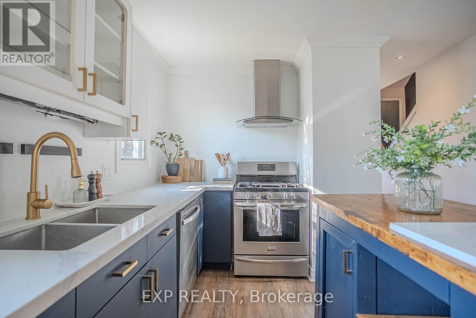 6461 Mcleod Road, Niagara Falls (Arad/fallsview), Ontario  L2G 3G3 - Photo 12 - X12111840
