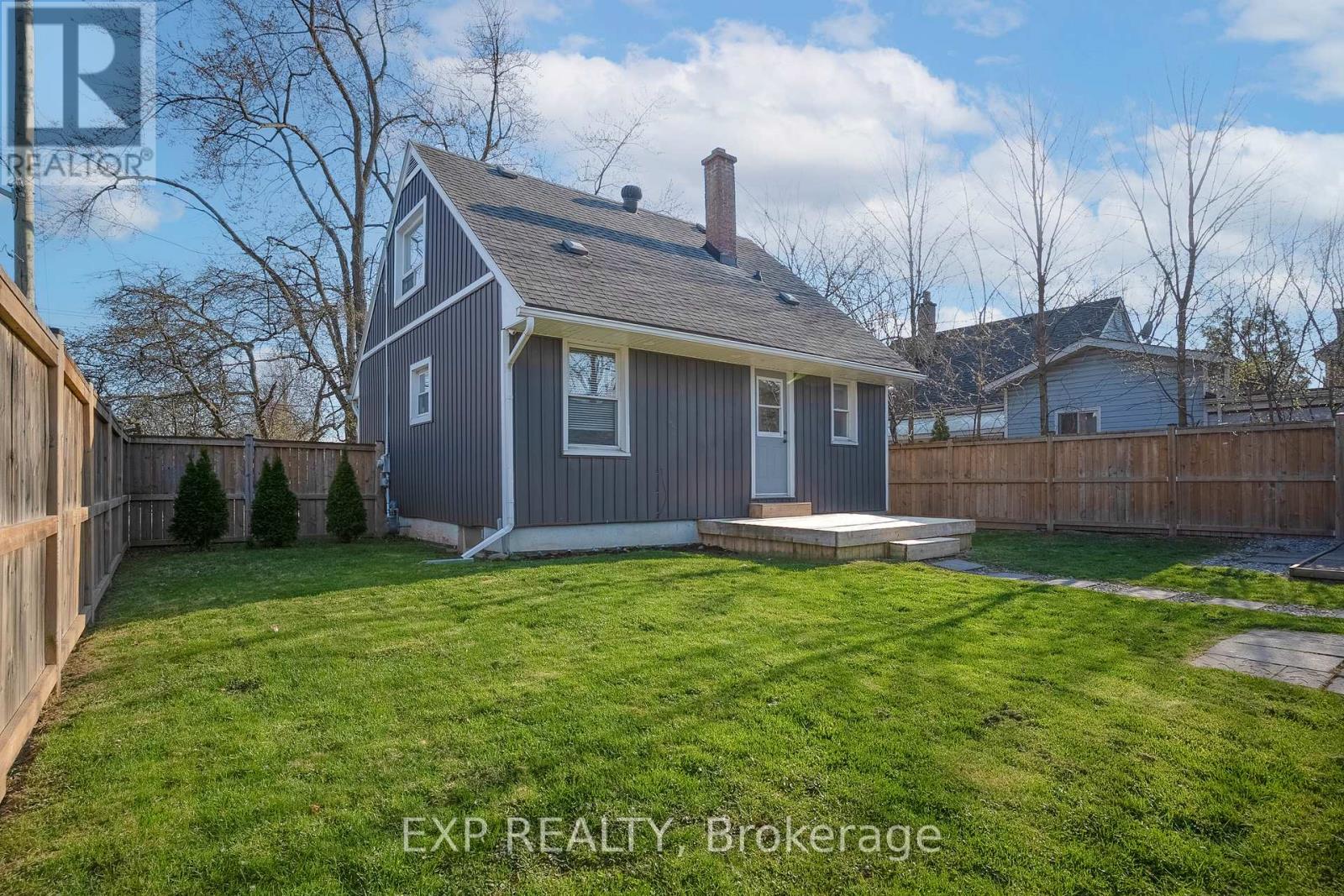 6461 Mcleod Road, Niagara Falls (Arad/fallsview), Ontario  L2G 3G3 - Photo 2 - X12111840