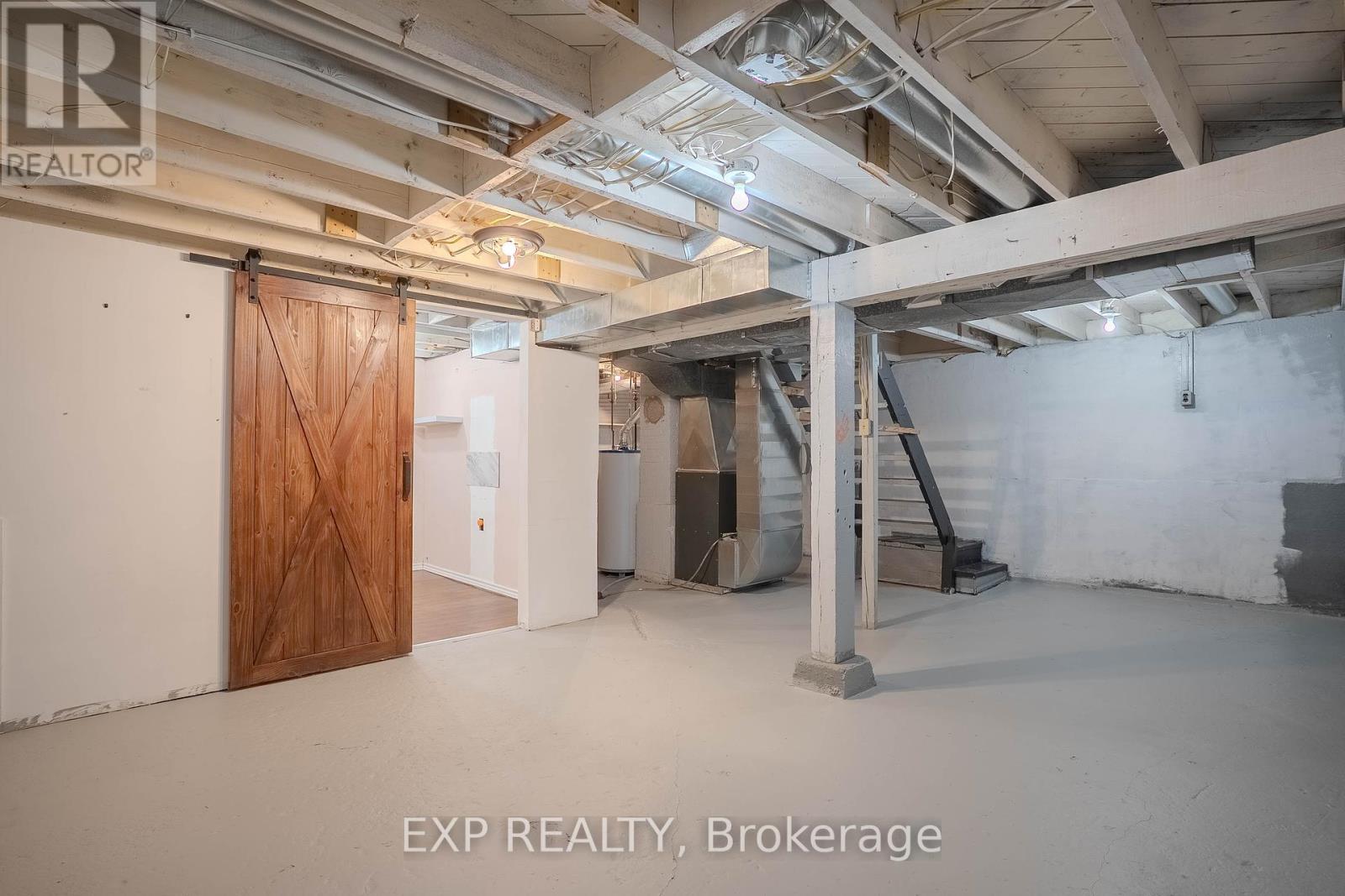 6461 Mcleod Road, Niagara Falls (Arad/fallsview), Ontario  L2G 3G3 - Photo 20 - X12111840