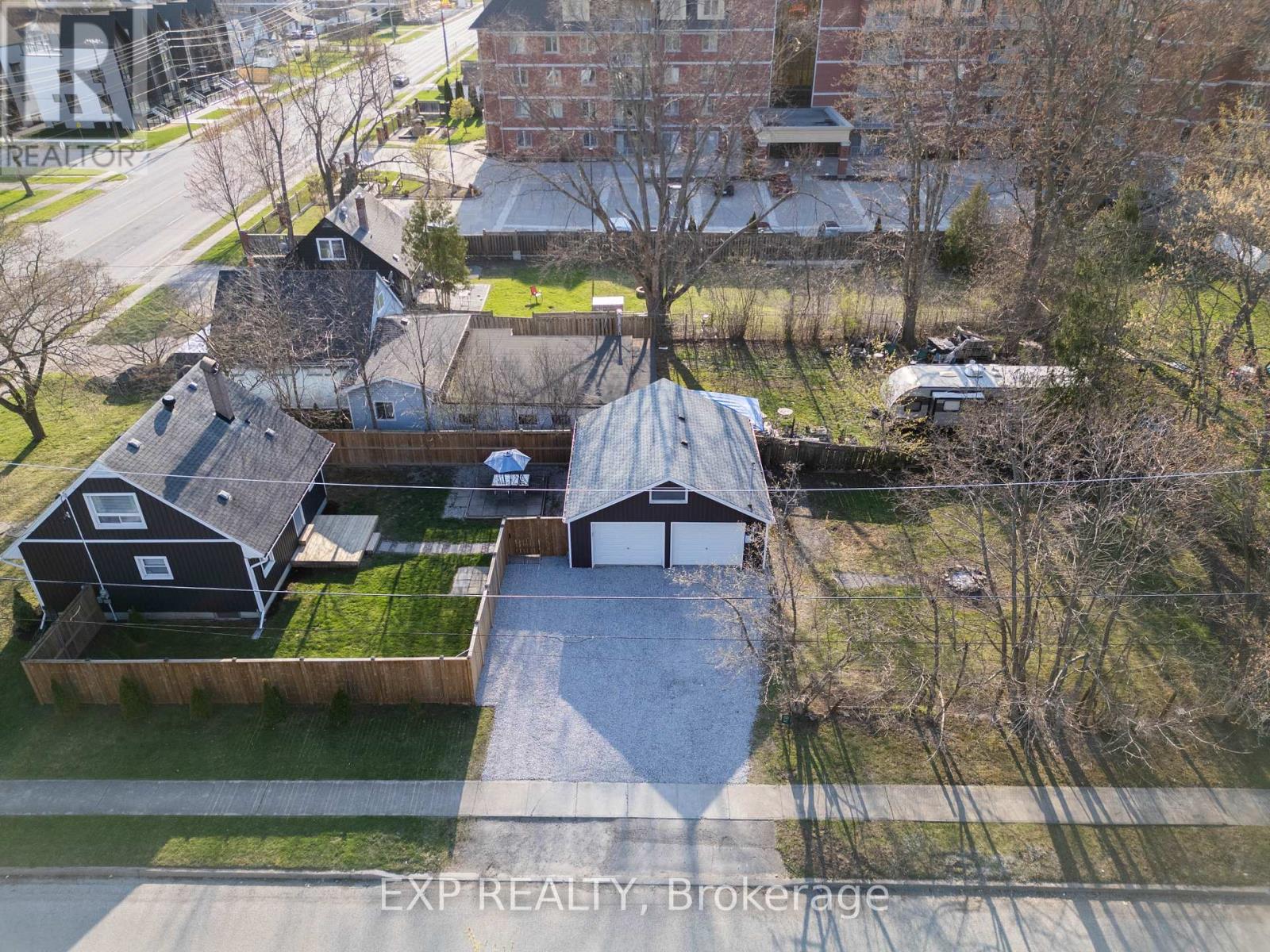 6461 Mcleod Road, Niagara Falls (Arad/fallsview), Ontario  L2G 3G3 - Photo 5 - X12111840