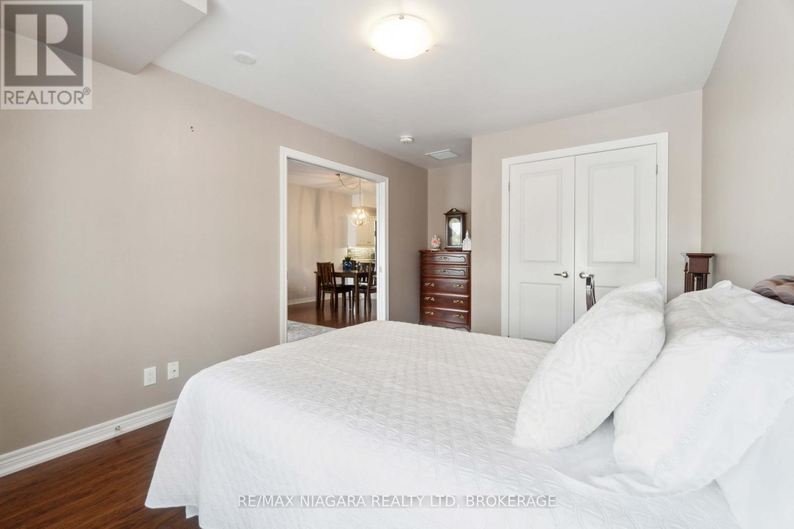 221 - 4644 Pettit Avenue, Niagara Falls (Morrison), Ontario  L2E 6L5 - Photo 11 - X12111865