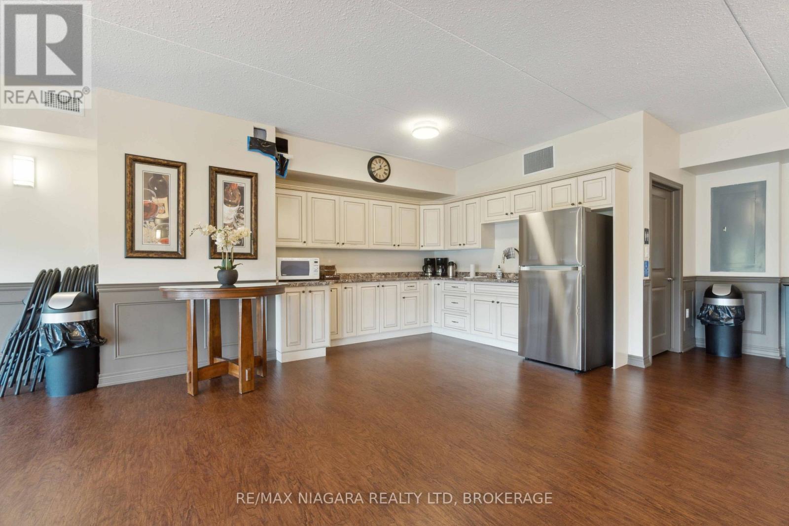 221 - 4644 Pettit Avenue, Niagara Falls (Morrison), Ontario  L2E 6L5 - Photo 19 - X12111865