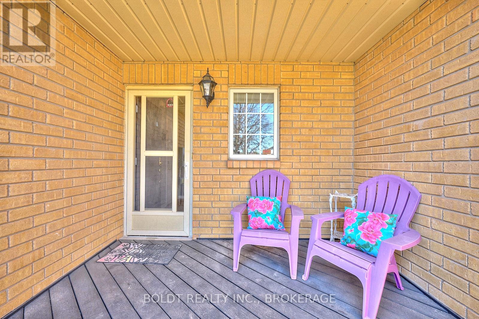 184 Dorothy Street, St. Catharines (Lakeport), Ontario  L2N 7R4 - Photo 2 - X12111911
