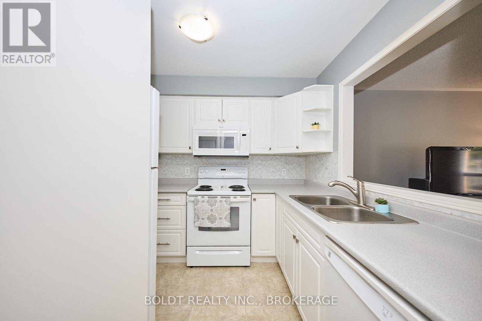 184 Dorothy Street, St. Catharines (Lakeport), Ontario  L2N 7R4 - Photo 5 - X12111911