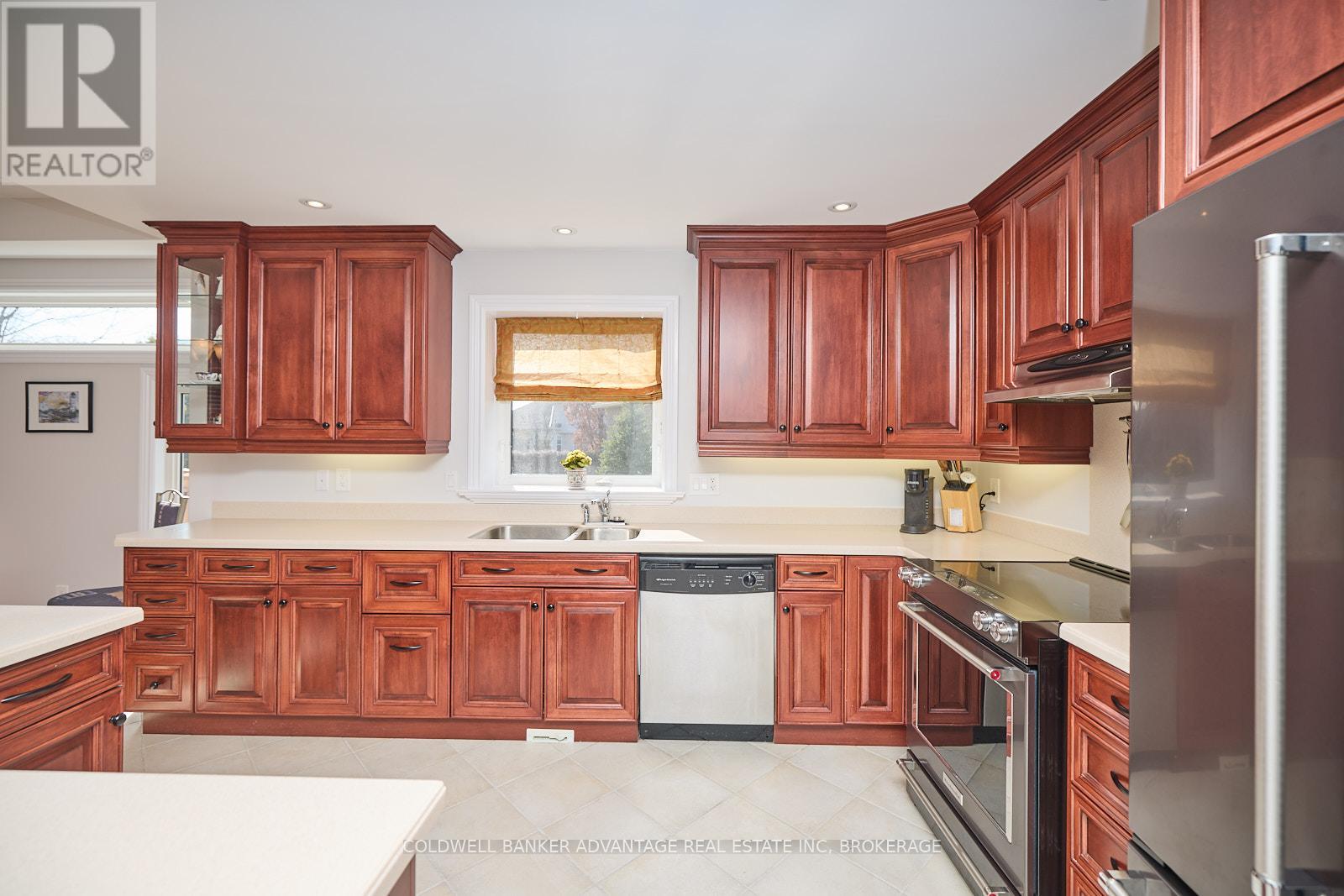 138 Loretta Drive, Niagara-On-The-Lake (Virgil), Ontario  L0S 1T0 - Photo 14 - X12111941