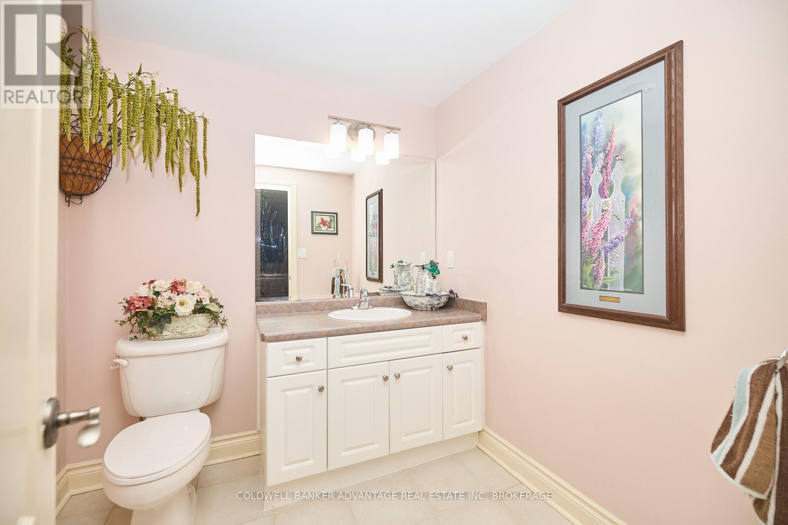 138 Loretta Drive, Niagara-On-The-Lake (Virgil), Ontario  L0S 1T0 - Photo 37 - X12111941