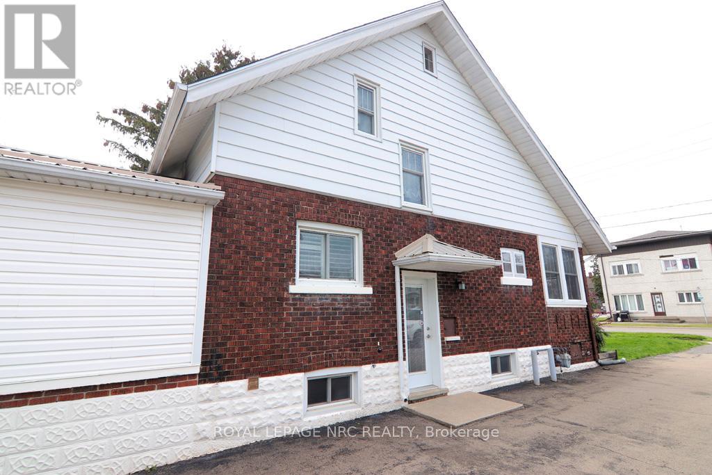 300 Phipps Street, Fort Erie (Central), Ontario  L2A 2V6 - Photo 11 - X12120493