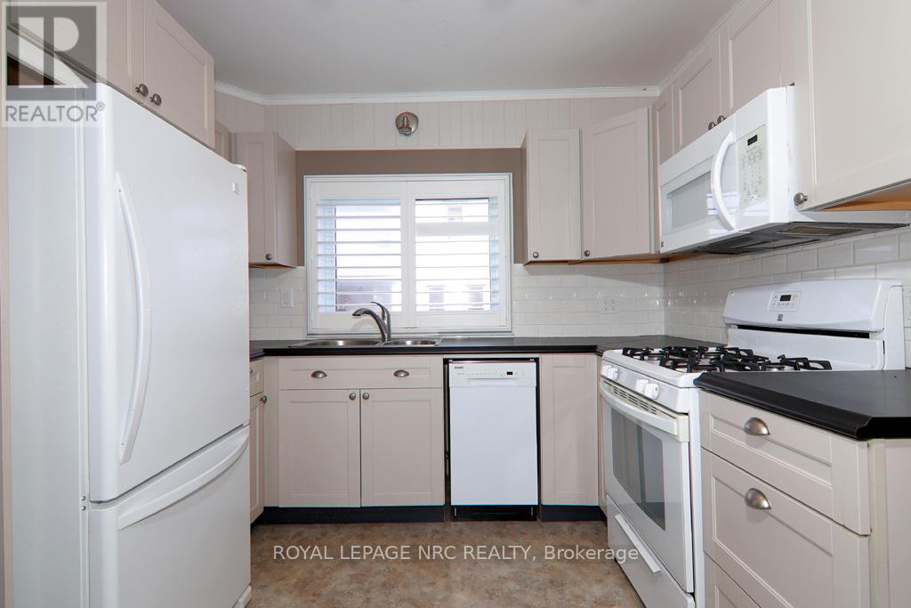 300 Phipps Street, Fort Erie (Central), Ontario  L2A 2V6 - Photo 27 - X12120493