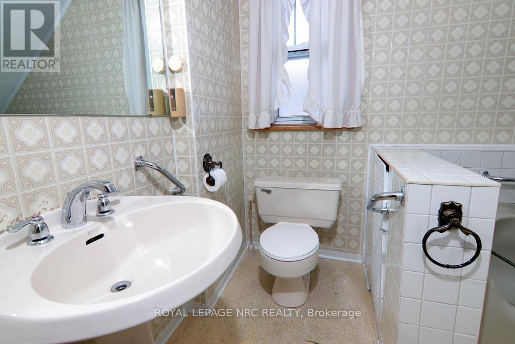 300 Phipps Street, Fort Erie (Central), Ontario  L2A 2V6 - Photo 42 - X12120493