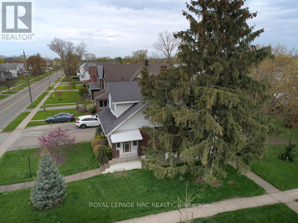 300 Phipps Street, Fort Erie (Central), Ontario  L2A 2V6 - Photo 5 - X12120493