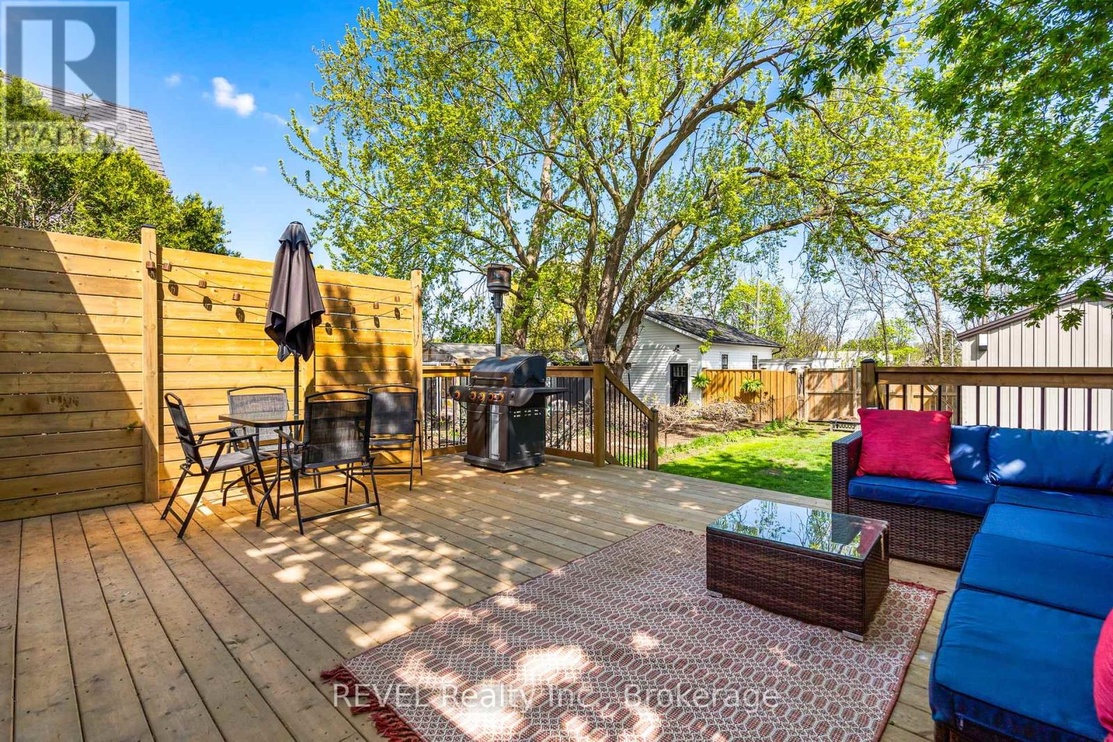 21 Hamilton Street, St. Catharines (Western Hill), Ontario  L2S 1K5 - Photo 11 - X12156364