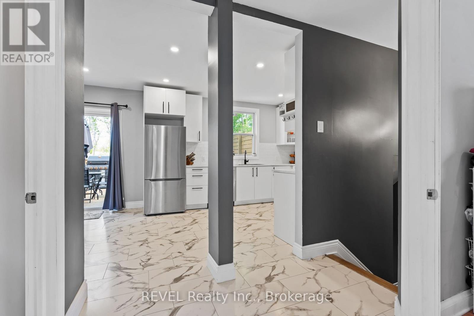 21 Hamilton Street, St. Catharines (Western Hill), Ontario  L2S 1K5 - Photo 20 - X12156364