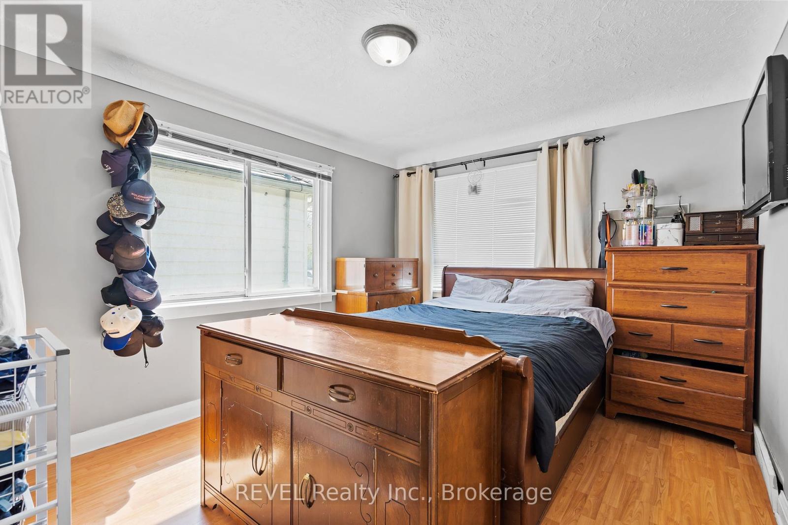 21 Hamilton Street, St. Catharines (Western Hill), Ontario  L2S 1K5 - Photo 25 - X12156364