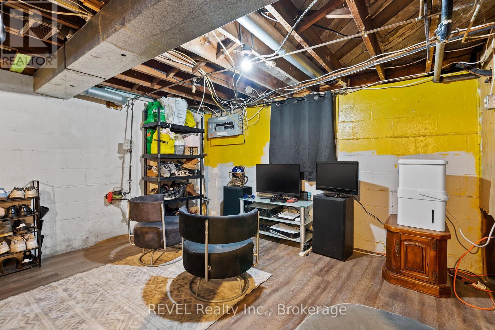 21 Hamilton Street, St. Catharines (Western Hill), Ontario  L2S 1K5 - Photo 30 - X12156364