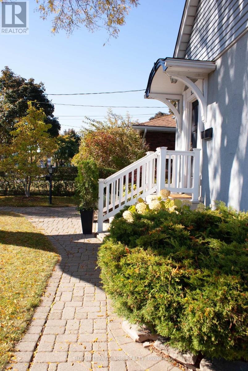 553 Carlton Street, St. Catharines (Carlton/bunting), Ontario  L2M 4X6 - Photo 2 - X12218197